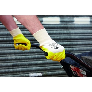 KeepSAFE Lightweight ¾ Dipped Nitrile Glove